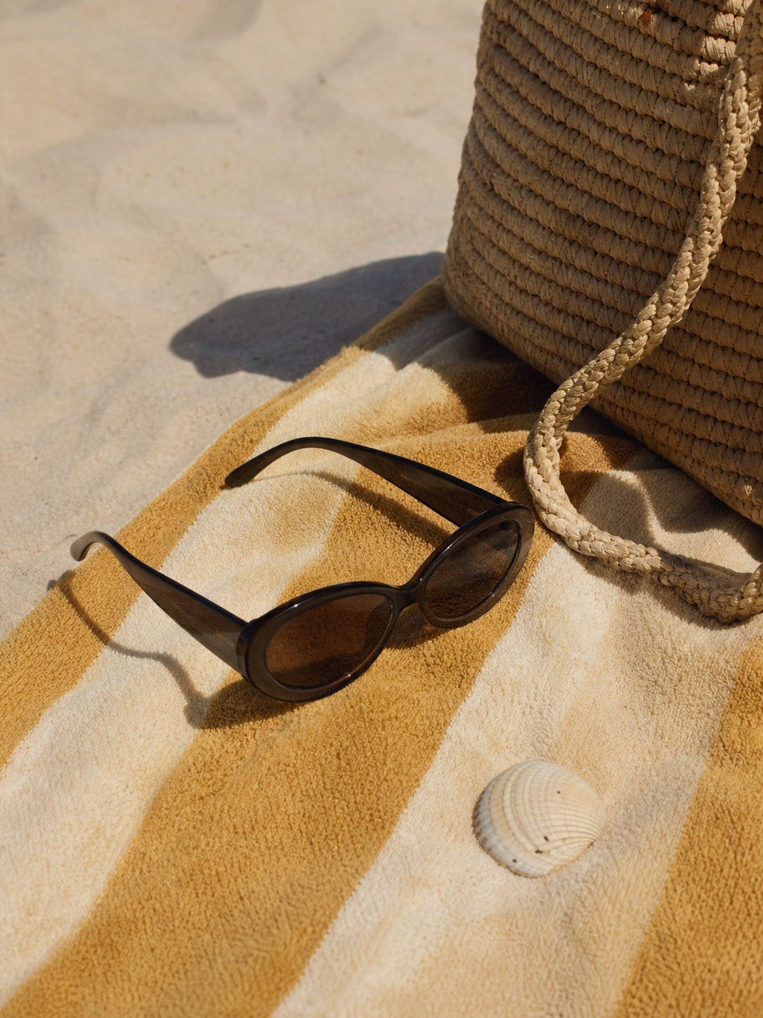 Pack light: the beach day edition